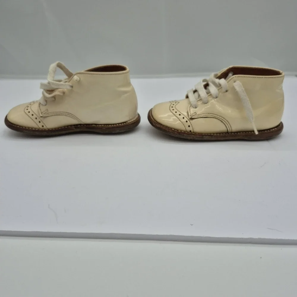 Vintage Buster Brown Baby Infant Shoes Lace Up Antiqued Cream Unisex SIZE 4 1/2